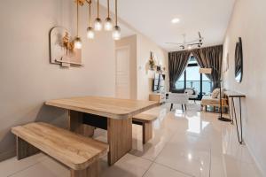 Cozy Apartment with KLCC View & 1 Min to LRT Station