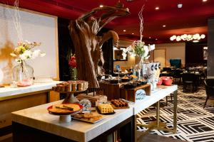 Executive King Room room in Warwick Paris (Former Warwick Champs-Elysees)