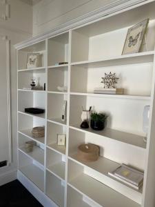 1 bed period Clifton balcony flat with private offroad parking