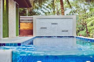 Happiness accommodation with the group or family