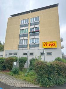 Schönes Apartment Chemnitz Gablenz - mit Homeoffice, Fahrstuhl, barrierefrei, ÖPNV, Supermarkt, Restaurant direkt vor der Tür, Internet und TV inkl - für Monteure, Urlauber und Geschäftsreisende
