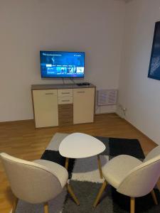 Schönes Apartment Chemnitz Gablenz - mit Homeoffice, Fahrstuhl, barrierefrei, ÖPNV, Supermarkt, Restaurant direkt vor der Tür, Internet und TV inkl - für Monteure, Urlauber und Geschäftsreisende
