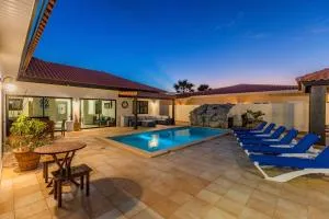 Private Esmeralda Villa - Palm-Eagle Beach