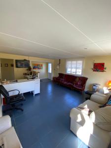 Aguilar House Hostel B&B