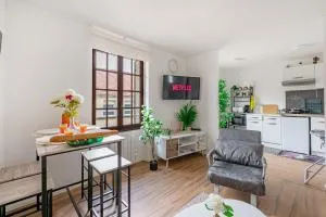 Grand logement 38m2, Aéroport Paris CDG, Disneyland Paris, Parc Astérix, Chambre, Salon - Villevaudé