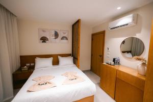 Makai Pyramids Guest House