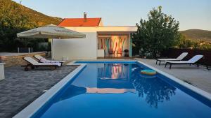 VILLA Amara, heated pool with salt water, Blagaj