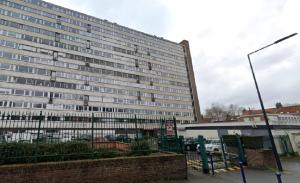 Superbe T5 10p 4chs Métro Tramway terrasse parking - visite en vidéo sur YouTube 54OTKQvzlwA