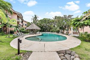 BLA1 3 Bedroom Condo with Direct Beach Access
