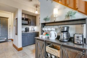 Mountain-View Condo Walk to Sunriver Resort