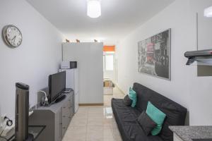 Comfy Renovated Studio next to the Beach