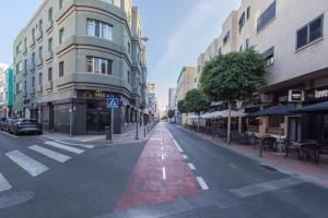 Comfy Renovated Studio next to the Beach