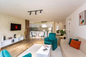 New cairo apartment in front of Garden 8 Mall