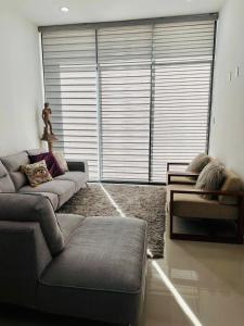 Bonito Departamento en ZONA DORADA - Torre Gaviotas - 105 C
