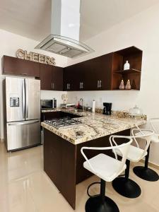 Bonito Departamento en ZONA DORADA - Torre Gaviotas - 105 C