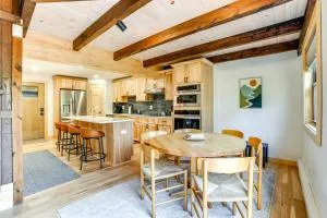 Skiers Paradise Townhome with Deck in Cortland! - Cortland