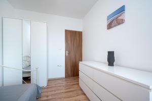 Apartments with WiFi Zadar - 23521