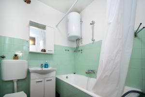 Apartments with WiFi Zadar - 23521