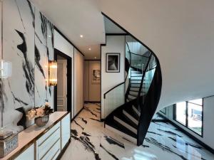 Luxury Pool Villa 5BR 12pax with Private Lift in Ekkamai