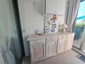 Apt RDC avec accès direct plage, grande terrasse, cuisine équipée, PARKING - FR-1-326-837