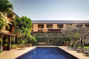 Holiday Garden Hotel