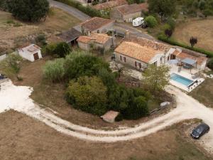 Maisons de vacances Maison familiale avec piscine privee et jardin pour 11 pers - FR-1-653-265 : photos des chambres