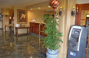 Folk Inn Ontario Airport