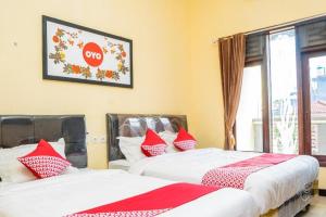 OYO 643 Al Thalib 8 Syariah - 2hvězdičkové hotely ve městě Malang
