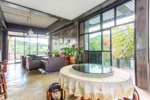 OYO 1012 Vintage Home