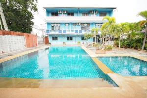 OYO 1004 Naklua Mansion