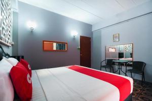 OYO 1006 F O Room
