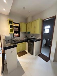 Henry residences Apartment Studio type close to SM, Walking St, Airport