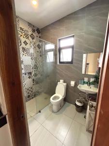 Henry residences Apartment Studio type close to SM, Walking St, Airport