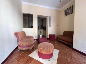 OYO 94003 Anjuk Ladang Homestay