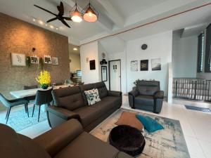 Homestay banglo 4 bilik aircond dan ruang tamu aircond 500meter dari HSB