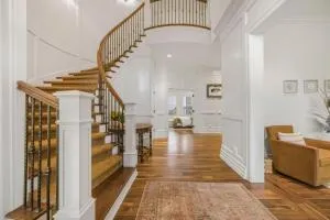 Welcome to Golden Leaf Lodge - Sleeps 24 - 圣安东尼