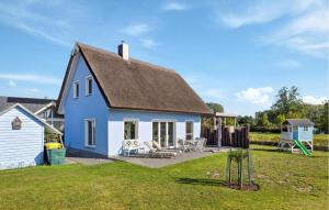 Three-Bedroom Holiday Home in Glowe