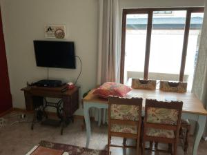 Glentana beach cottage