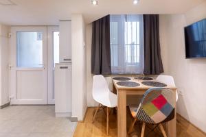 B21 Bajcsy Apartment