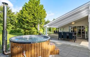 3 Bedroom Amazing Home In Tarm