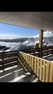 Grand appartement piscine - Бесс-е-Сент-Анастез