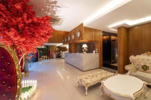 The White Hotel 8A Thai Van Lung