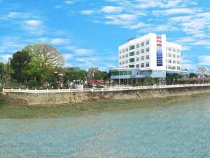My Tra Riverside Hotel