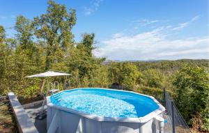 2 Bedroom Cozy Apartment In Kastav