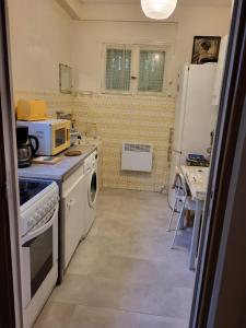 2 pieces pour 4 personnes proche tram