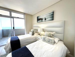 Sea La Vie Umhlanga - Main Beach Access by WhereToGo