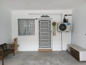 SZ Homestay Batu Pahat Johor - Kampong Beroleh