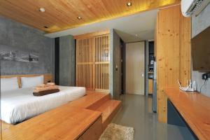 Relife Windy B226 at NaiHarn beach by CapitalPro