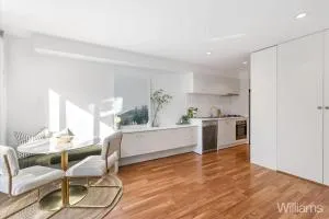 Terrific Thompson - Home Stay - Point Cook