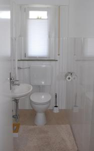 Sonnige 4 Zimmer Ferienwohnung nähe See bis zu 6 Personen